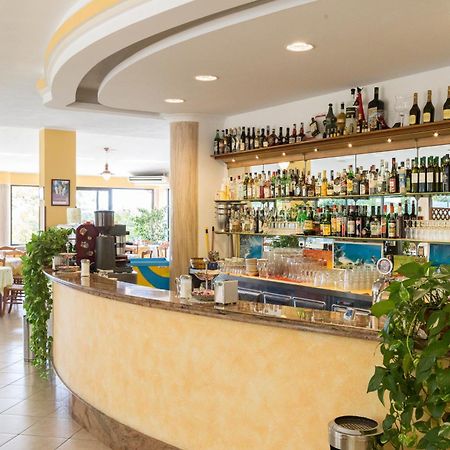 Aparthotel Happy Days à Capo Vaticano Extérieur photo