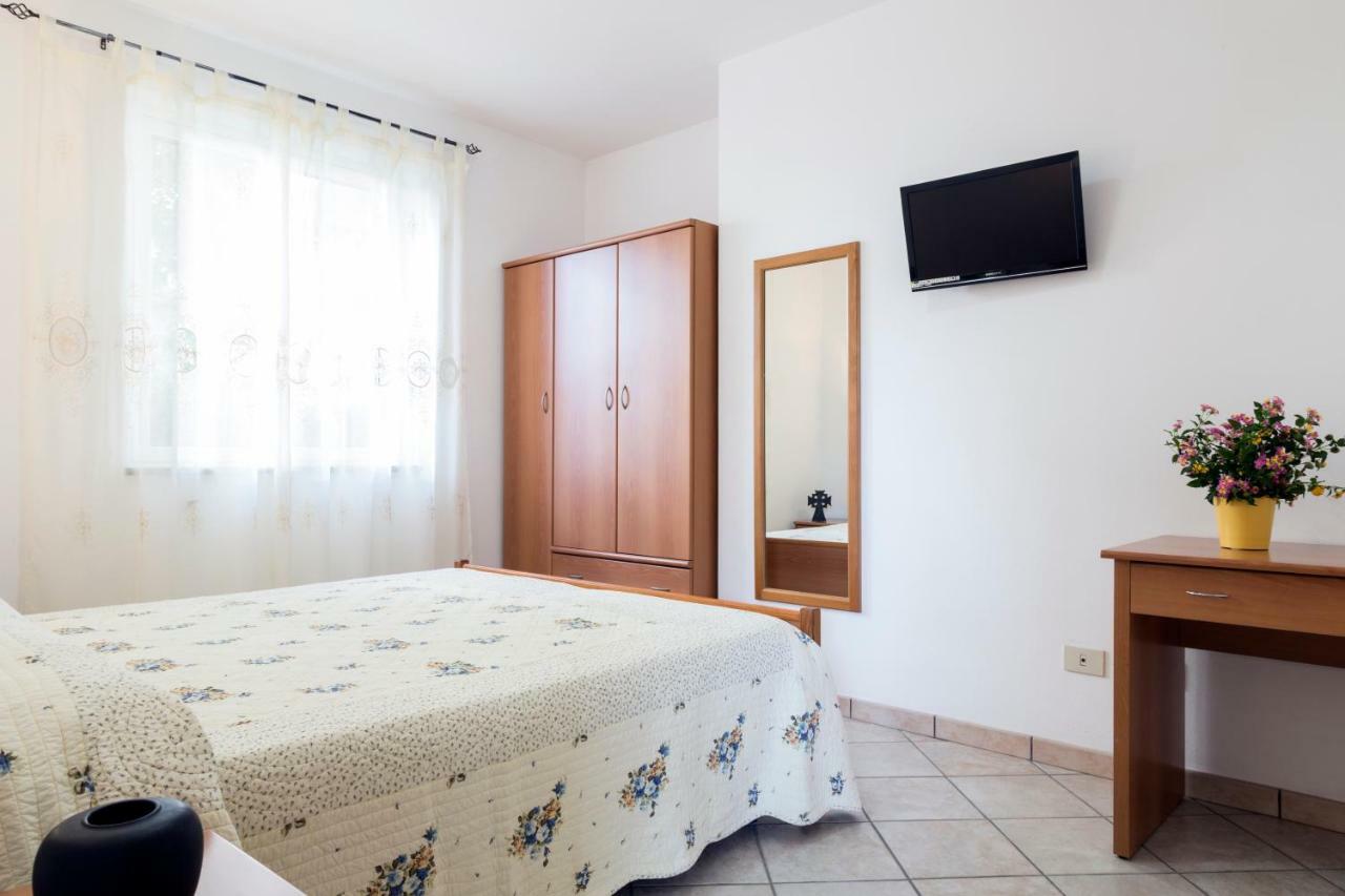 Aparthotel Happy Days à Capo Vaticano Extérieur photo